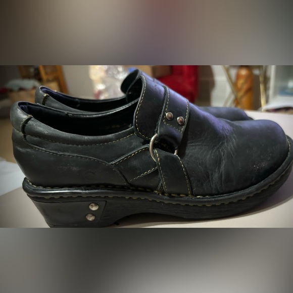 Born Clogs - Picture 3 of 7